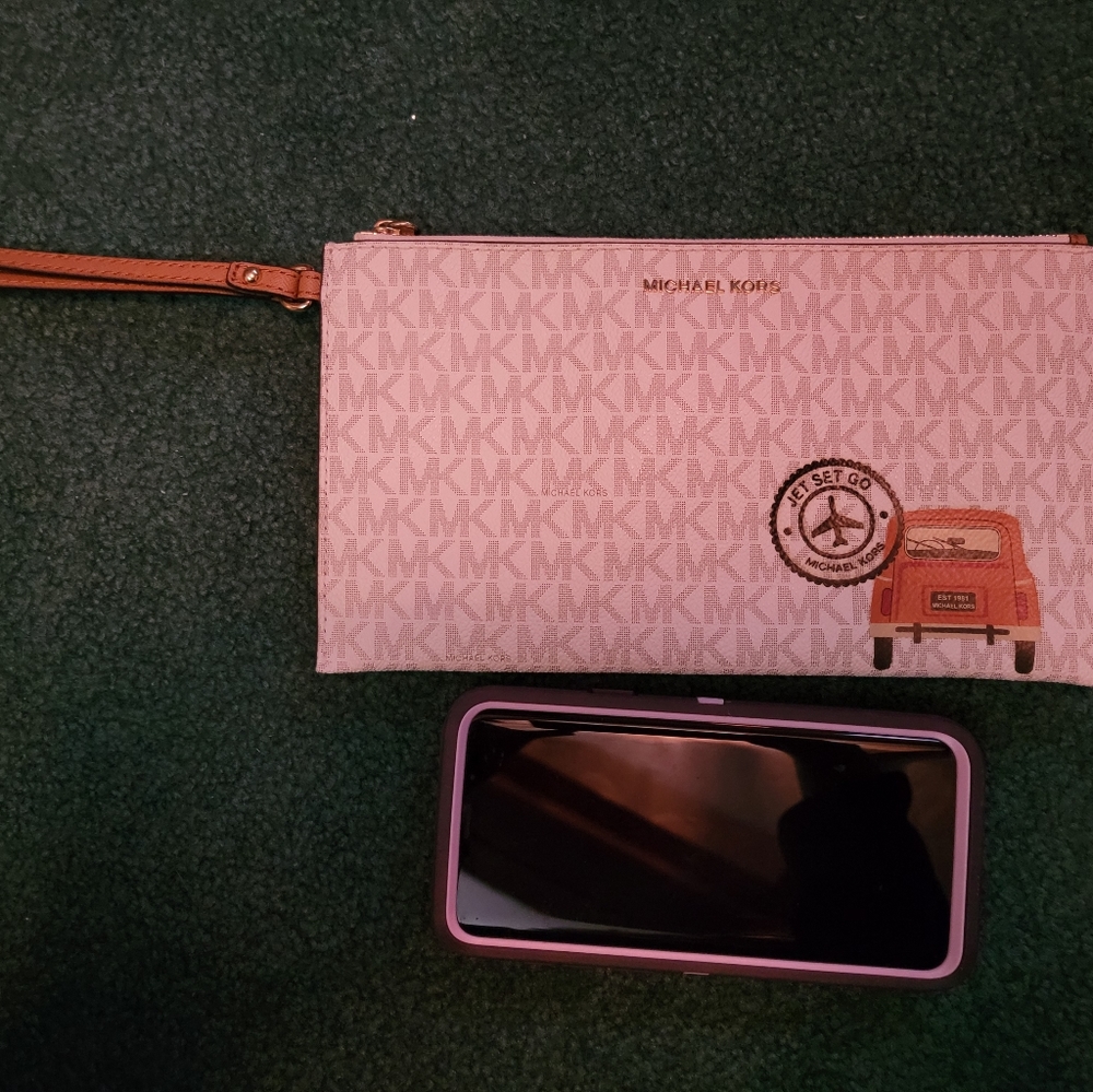 Michael Kors wristlet
